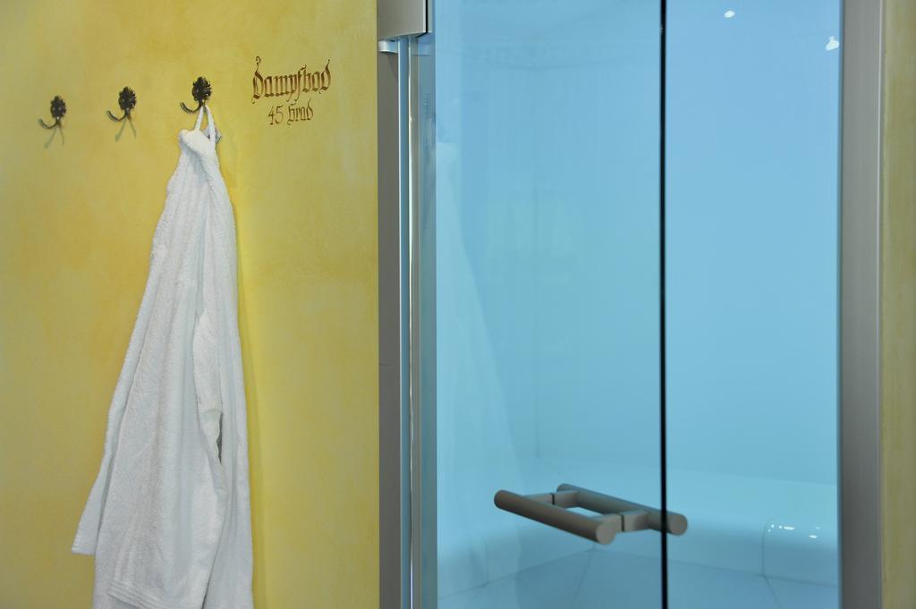 Familienhotel Moos-Alm เลียนซ์ ภายนอก รูปภาพ