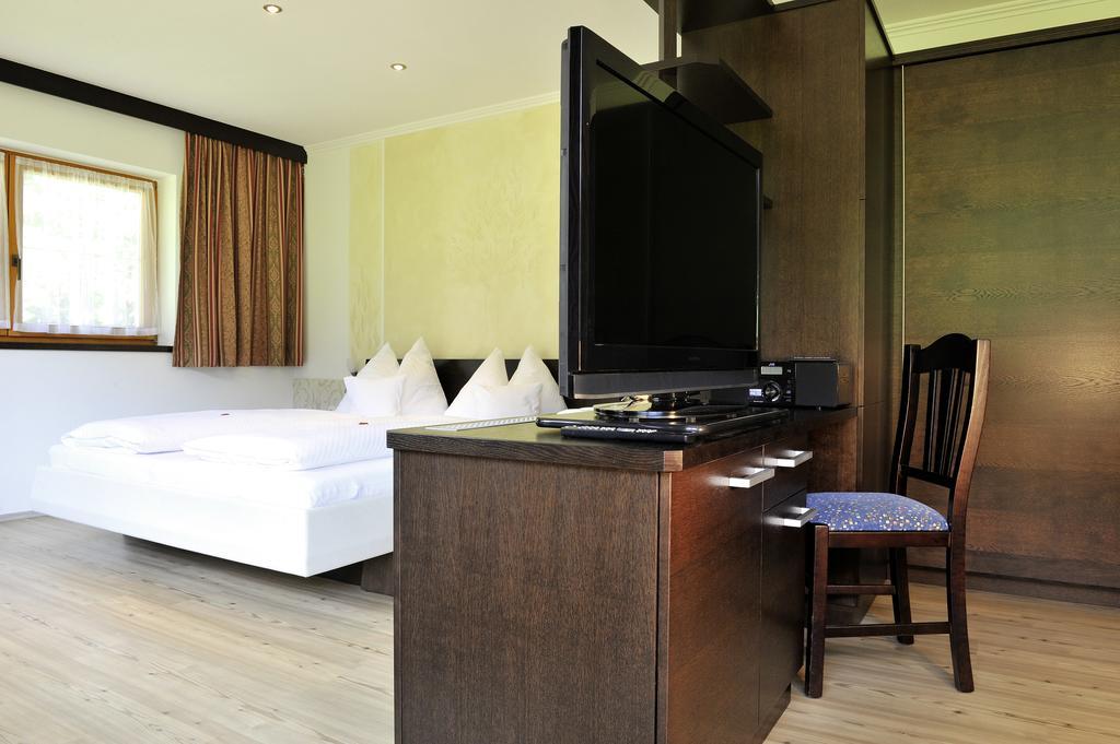 Familienhotel Moos-Alm เลียนซ์ ห้อง รูปภาพ
