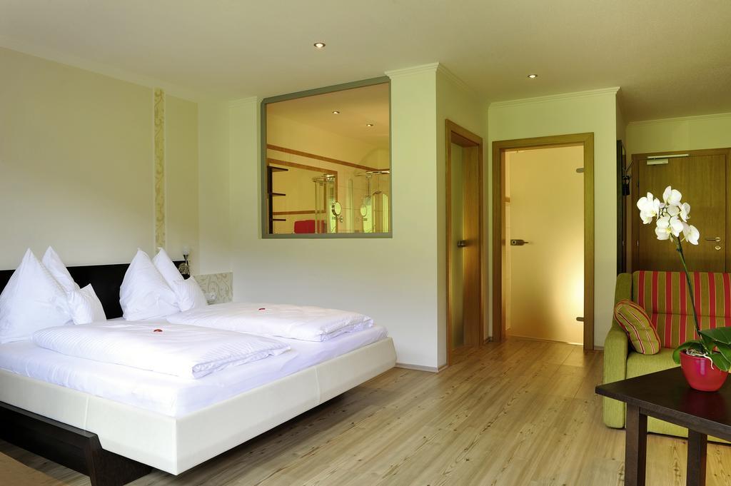 Familienhotel Moos-Alm เลียนซ์ ห้อง รูปภาพ
