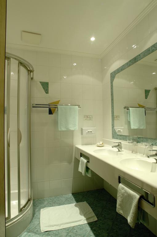 Familienhotel Moos-Alm เลียนซ์ ห้อง รูปภาพ