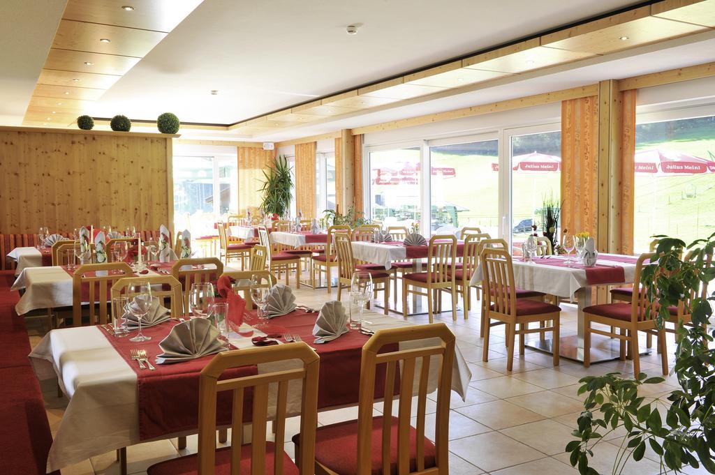 Familienhotel Moos-Alm เลียนซ์ ภายนอก รูปภาพ